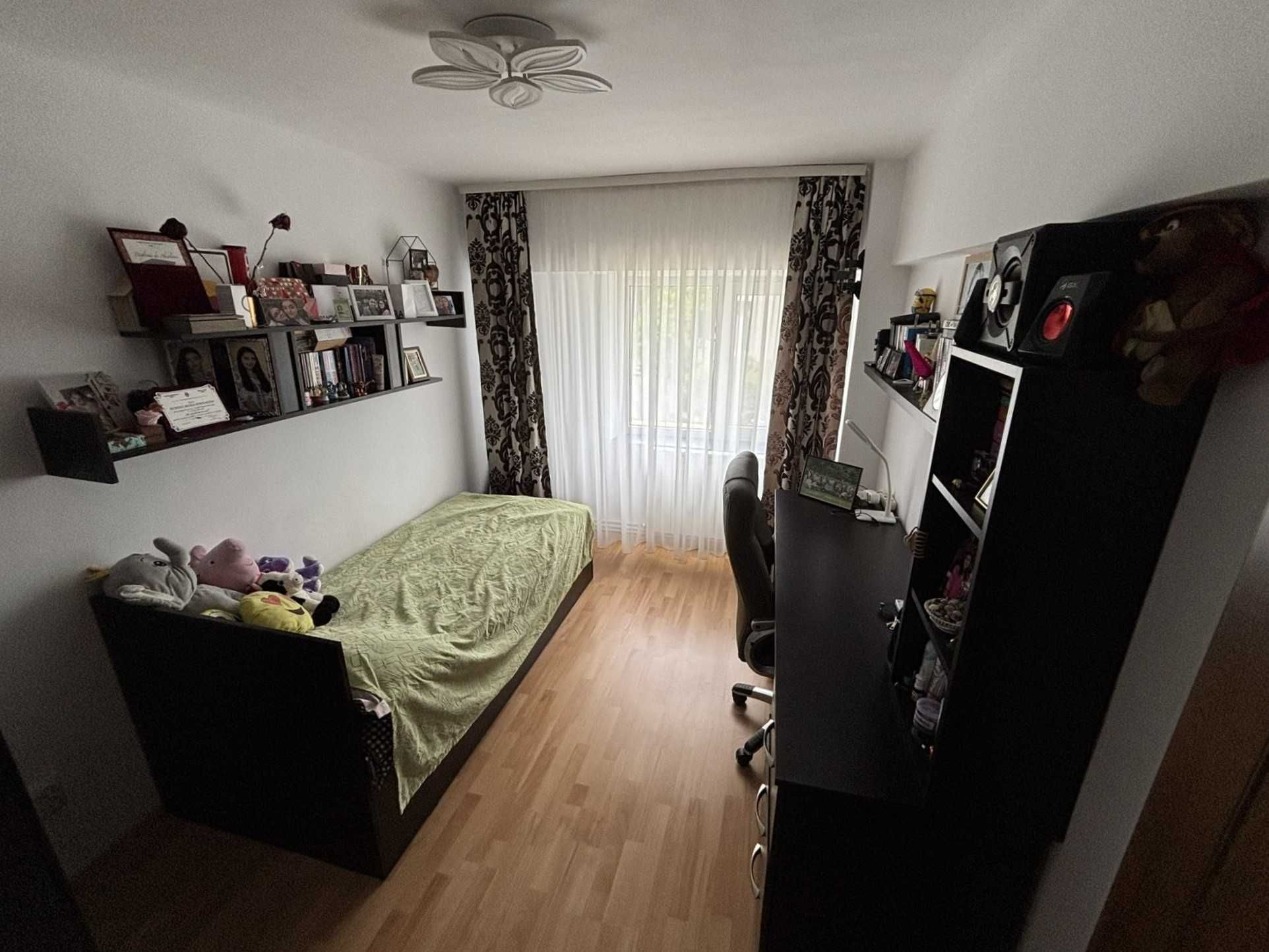 Apartament cu 3 camere