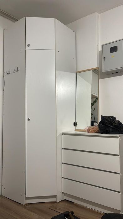 Угловой шкаф белый