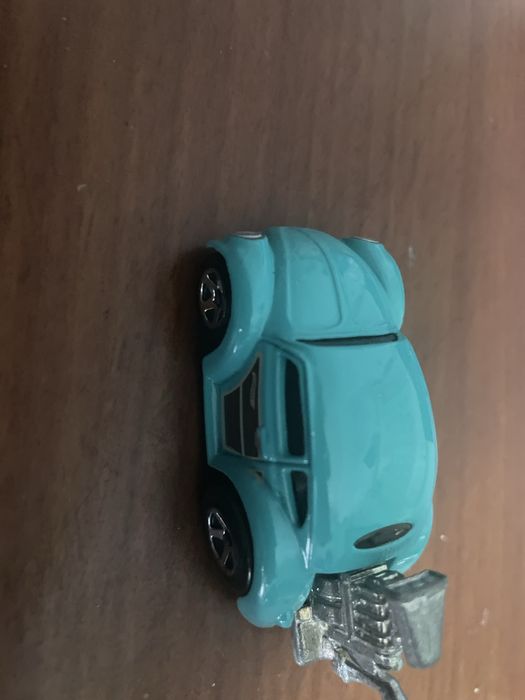 Машинка hot wheels