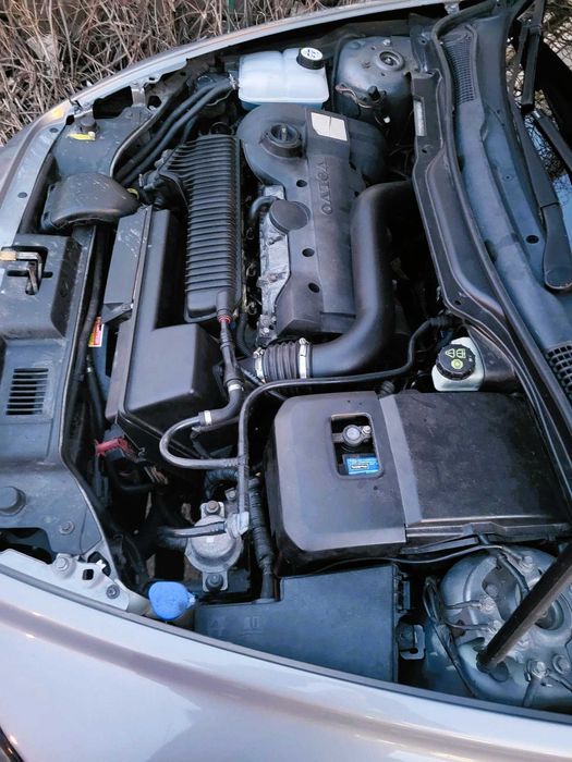 Volvo S40, an 2004, motor 2521 cm³ 220 CP, Benzină, Dotări, 2940€