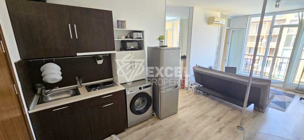 Продава се Двустаен апартамент в к.к. Слънчев бряг - 54 кв.м за 1075 €/кв.м - Снимка #1