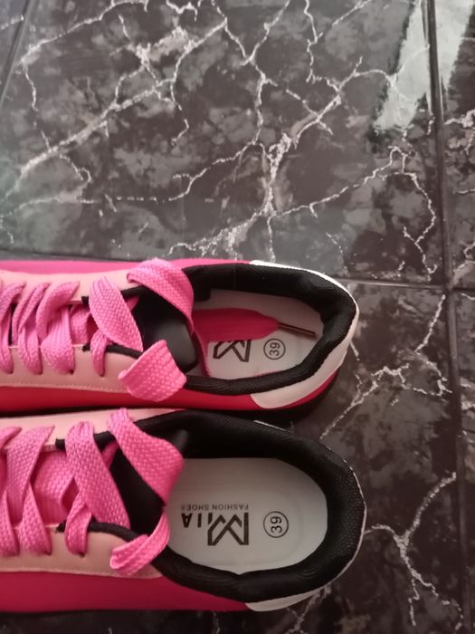 Маратонки 39номер