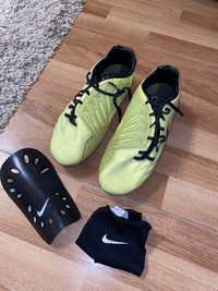 Продаются оригинальные футбольные бутсы Nike T90, 42 размер