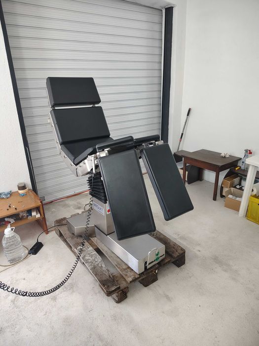 Операционна маса Maquet