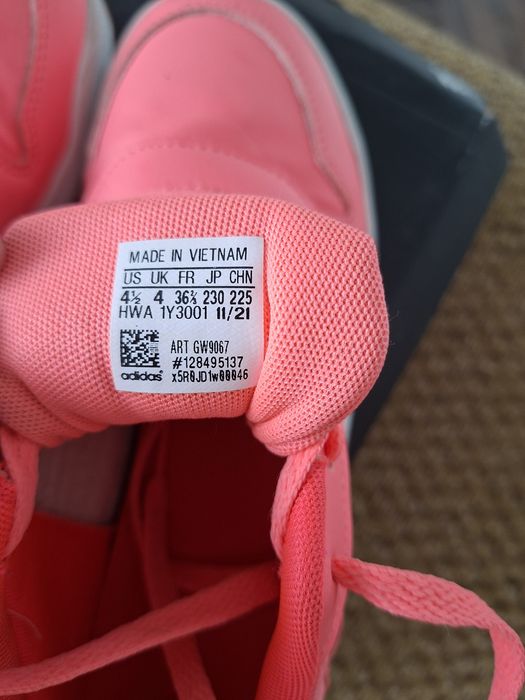 Дамски маратонки Адидас,  номер 36