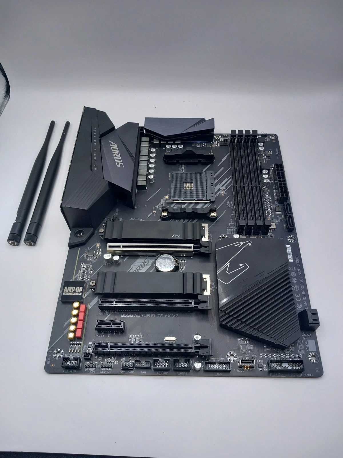 GIGABYTE B550 AORUS ELITE AX V2 + RYZEN 5 5600X 6-Core (4.6 GHz Turbo)