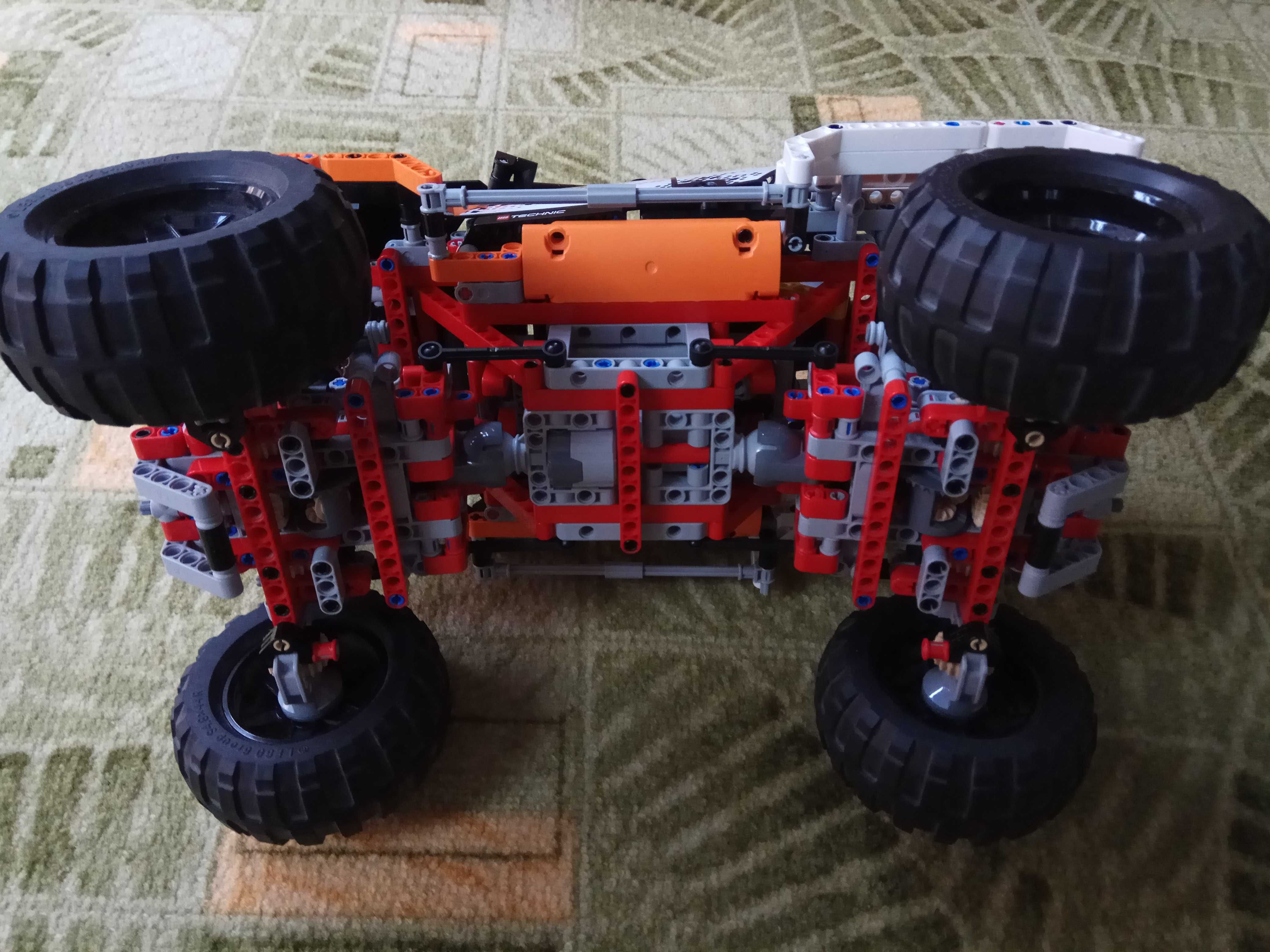 Lego Technic Masina 4x4 (Crawler 9398) 2 in 1, cu telecomanda.