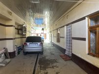 Келес Спудник 2.2 Сўтик. 5та хона. 2 та хонаси каропка.