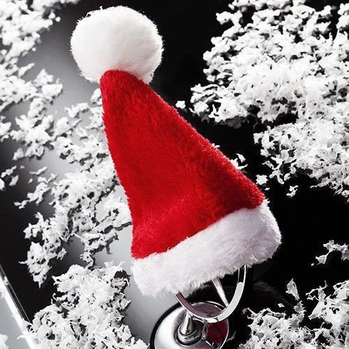 Коледни шапчици за декорация и за украса на мерника на мерцедес