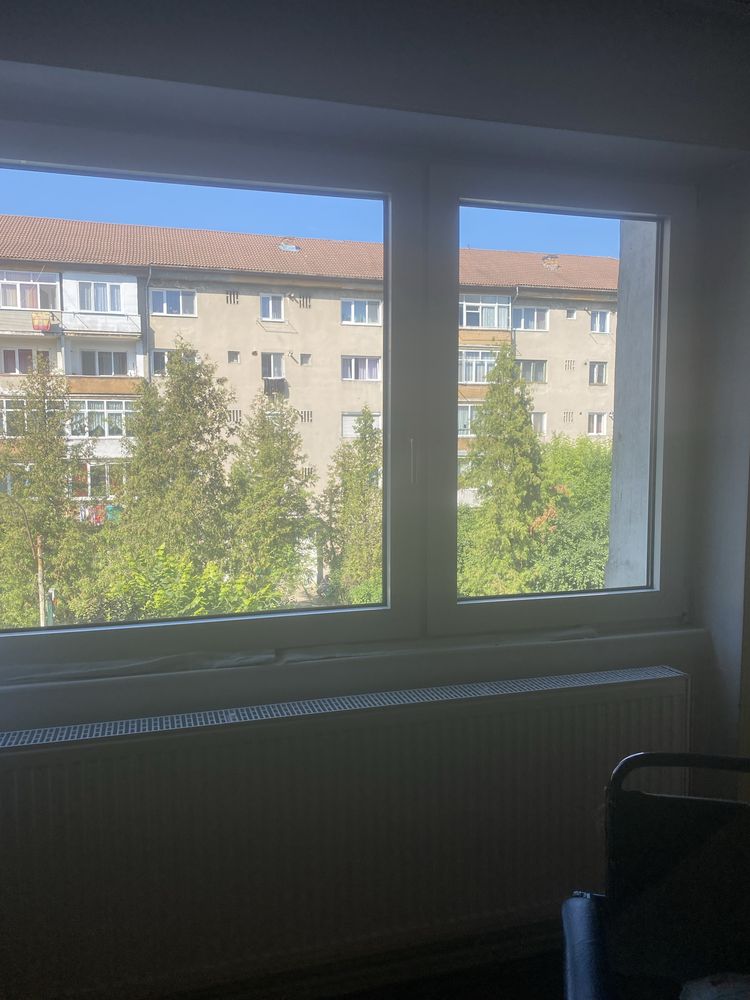 Vand apartament 2 camere Petrila , jud Hunedoara
