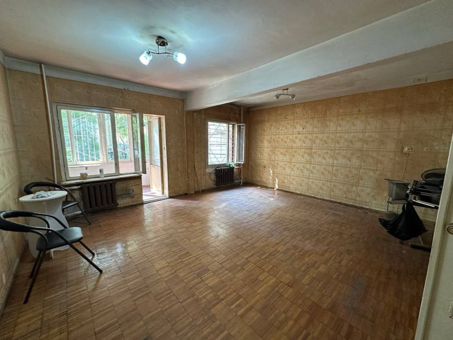 Продается 4-комнатная квартира, массив Карасу-2, ориентир Корзинка, ре