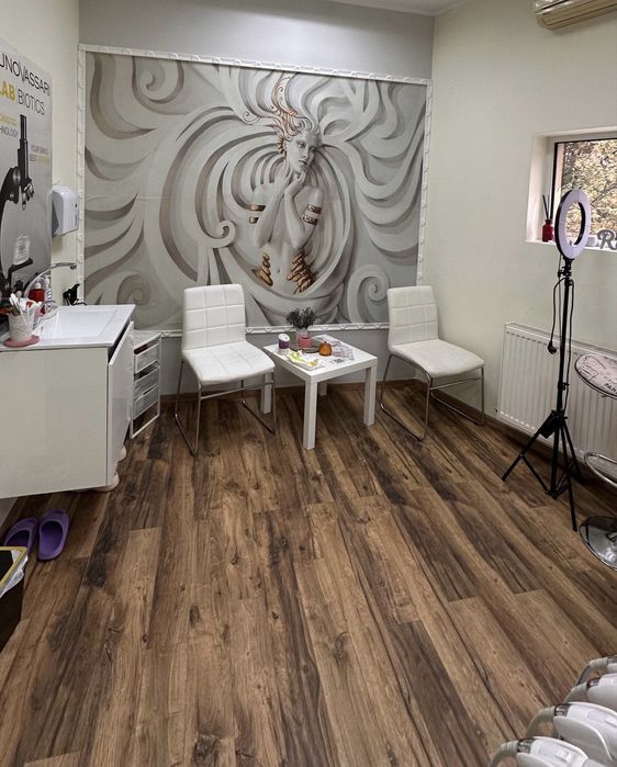 De inchiriat spatiu comercial-salon de infrumusetare