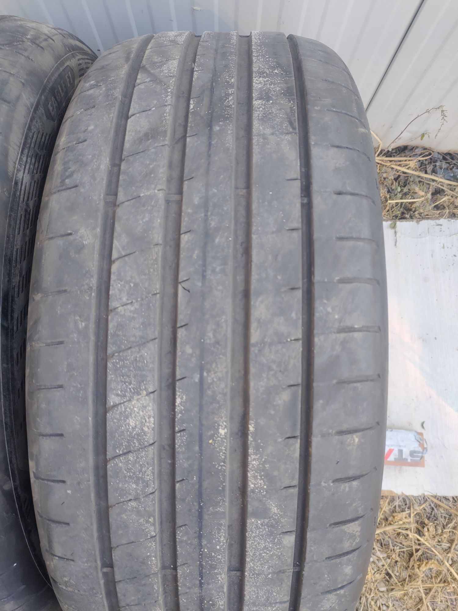 225/50/17 goodyear