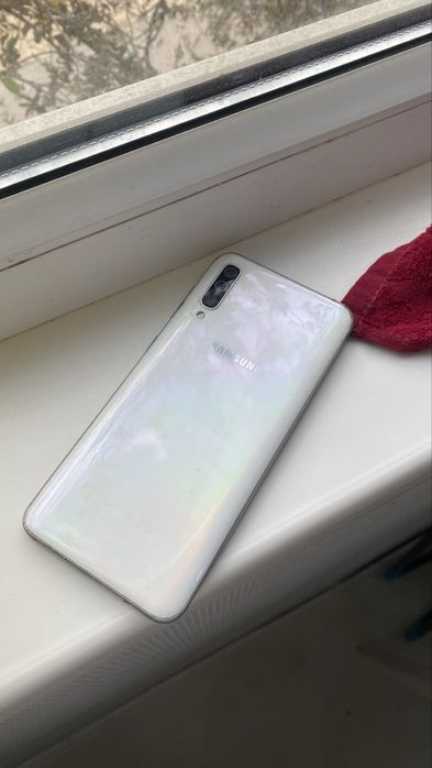 Samsung A50 без минусов почти новый