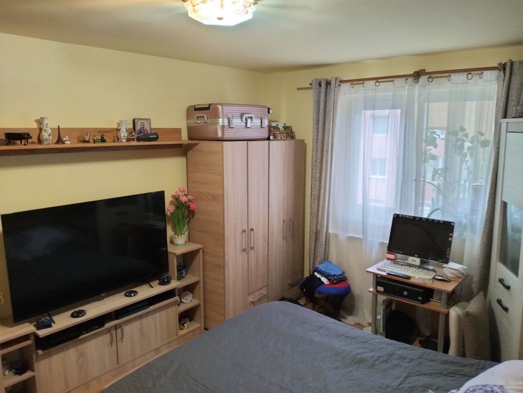 Apartament însorit ,mobilat,utilat in Florilor