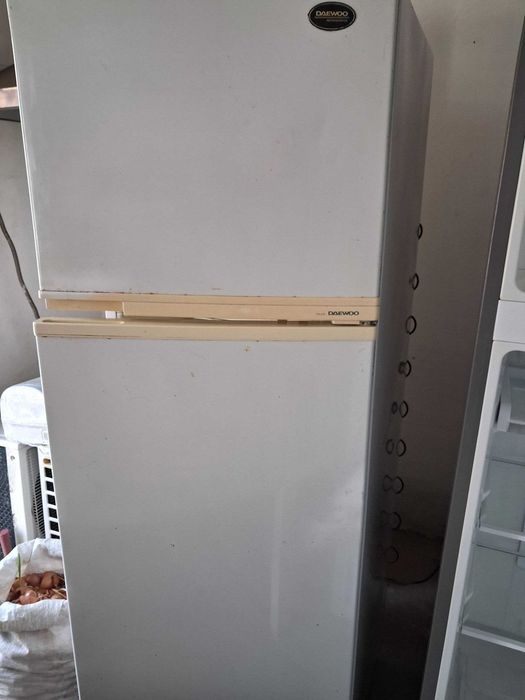 Холодильник ,кондиционер сотилади