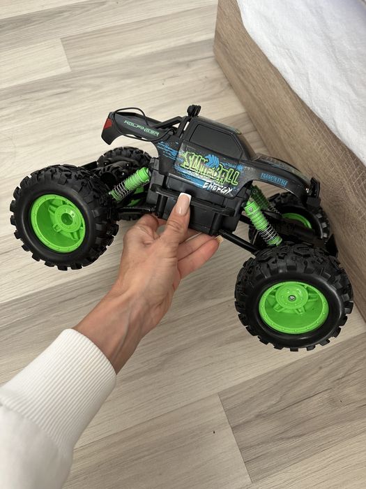 Монстър голям размер