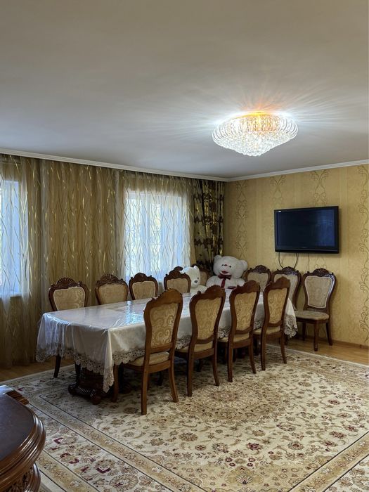 Стол орындығымен сатылады, стол стулья продам
