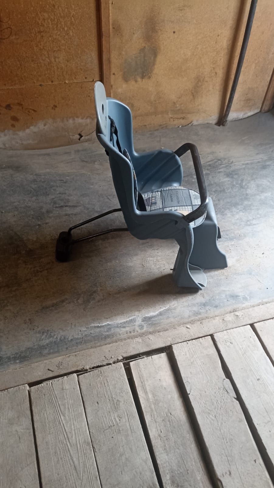 Кресло детское крепкое