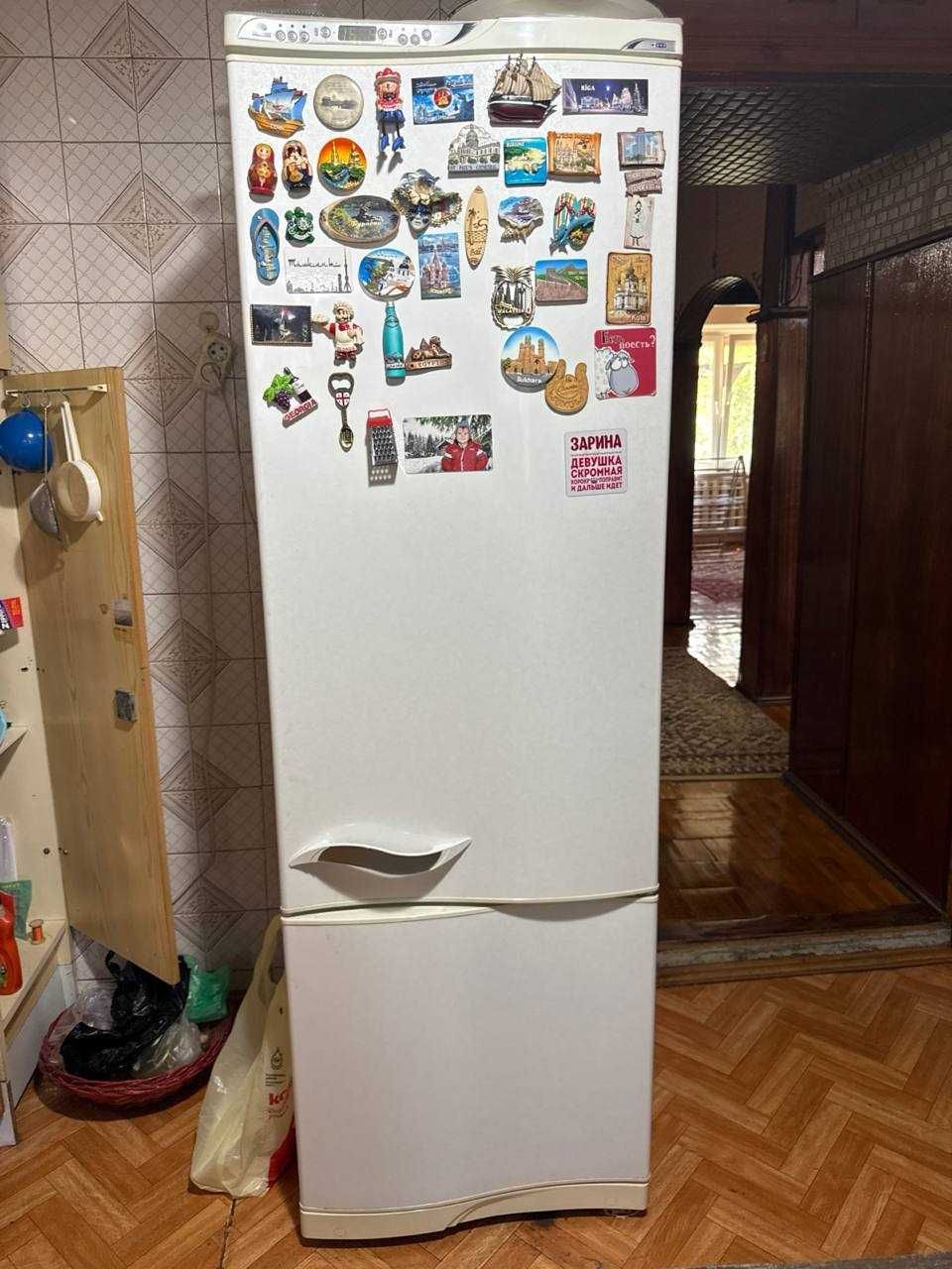 продается холодильник б/у фирма Атлант