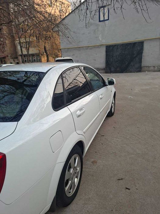 Chevrolet Lacetti, 3 позиция 2021 года