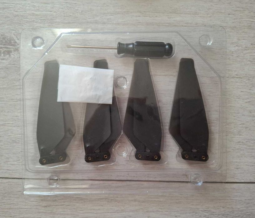 Drona Bugs 4W + geanta