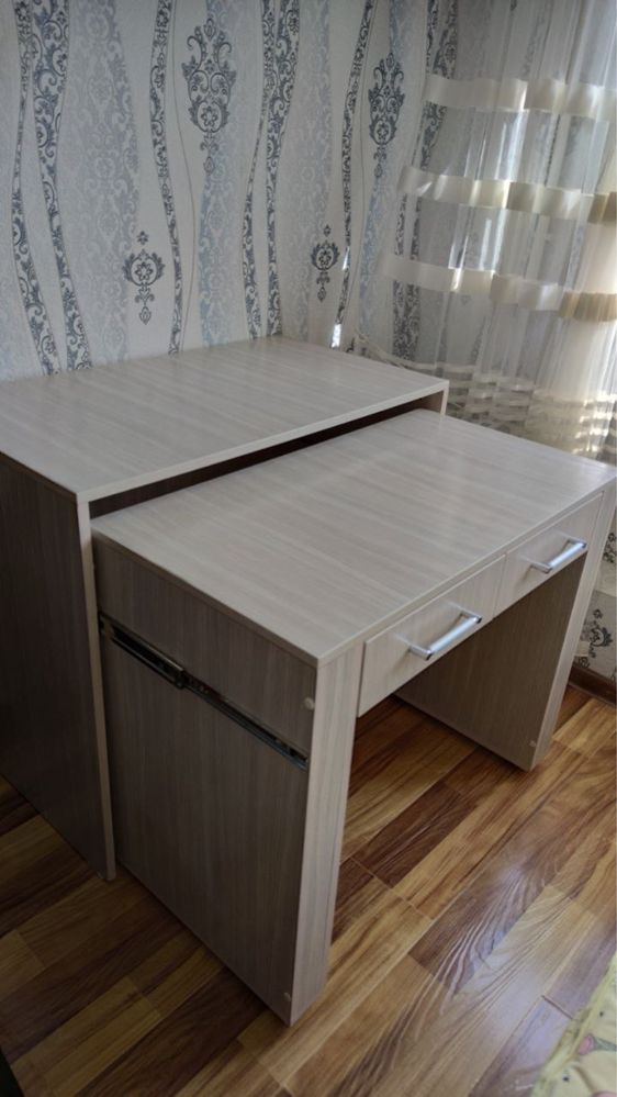 Продается письменный стол
