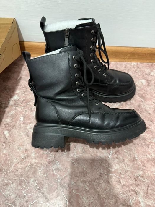 Продам сапожки женские