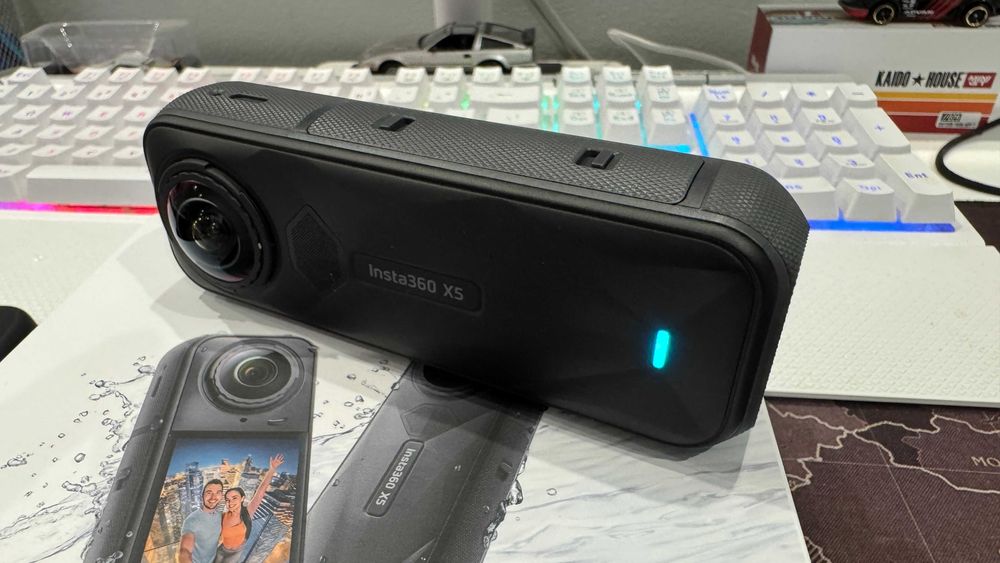 екшън камера Insta X5 360° 8K + Невидима стойка за автомобил