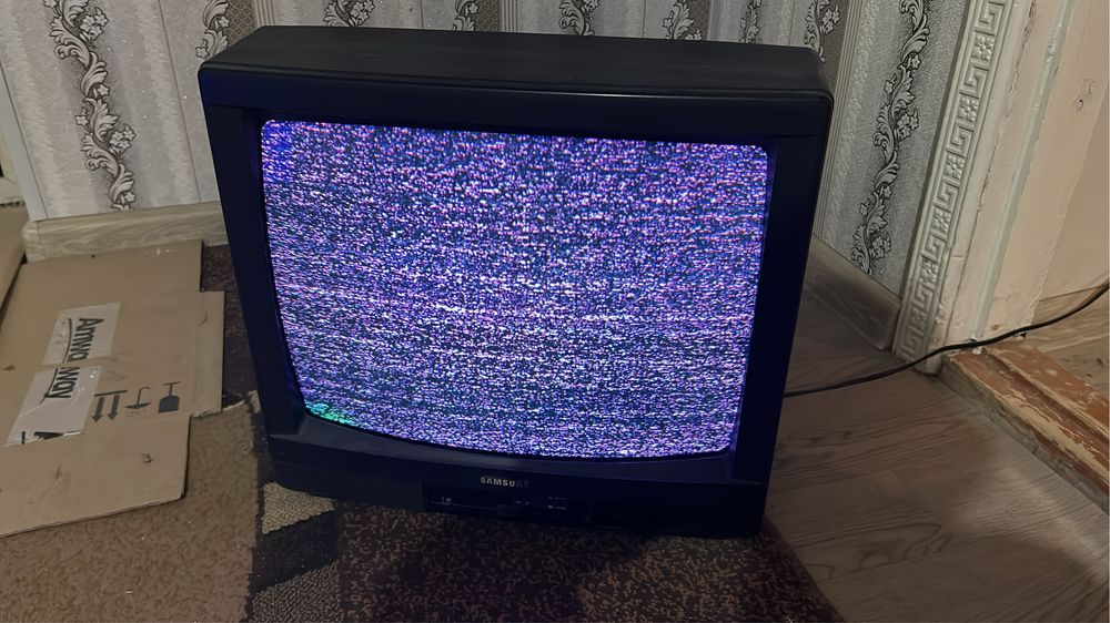 Телевизор. Работает.