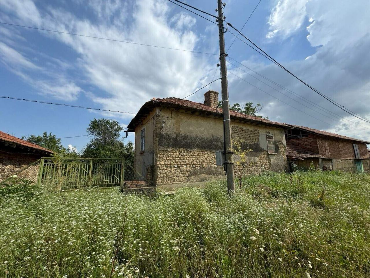 Продава се Парцел в с. Слатина, Област Ловеч - 1041 кв.м за 10 €/кв.м - Снимка #1