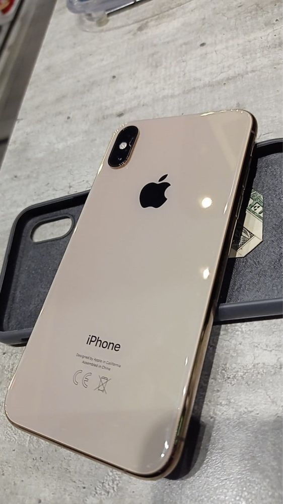 iPhone Xs gold в отличном состоянии
