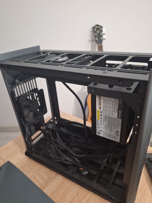 Combo Carcasa ITX + Corsair SF 600W 80+ Platinum