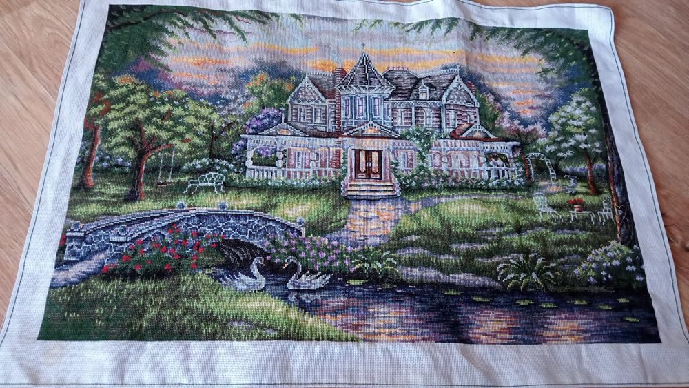 Продам вышитую картину