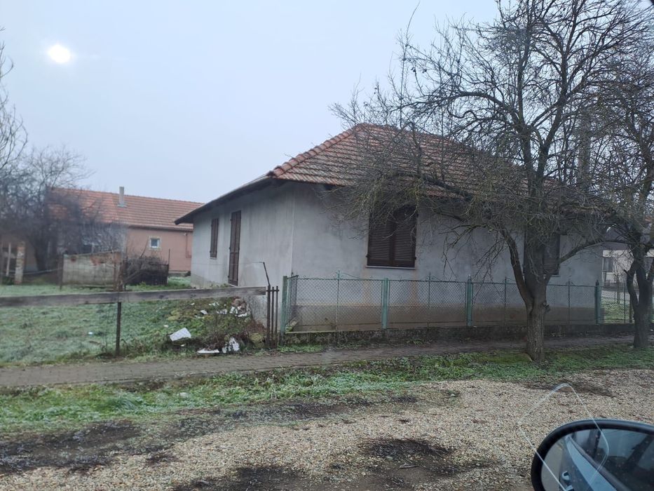 Casă de vânzare în Botiz!