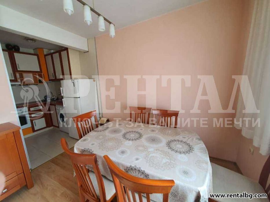 Дава се под наем Тристаен апартамент в Пловдив, Център - 85 кв.м за 459 € - Снимка #3