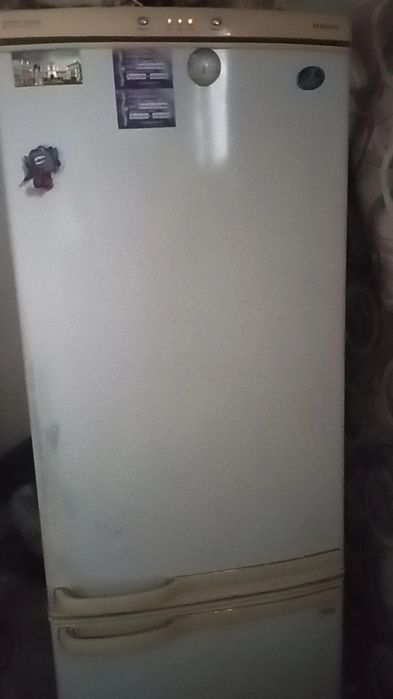 Продам холодильник