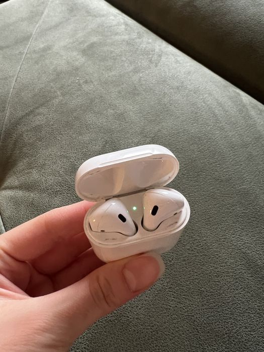 Apple Airpods слушалки