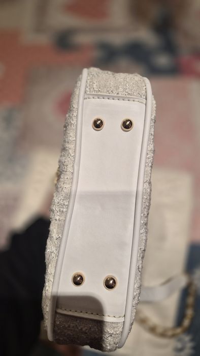 Чанта Guess бяла