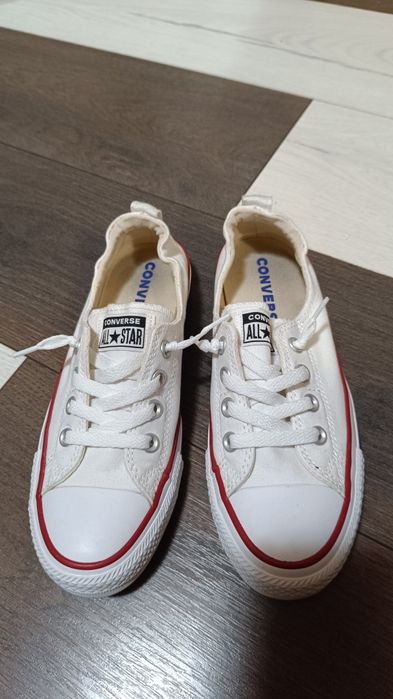 Vand teniși converse
