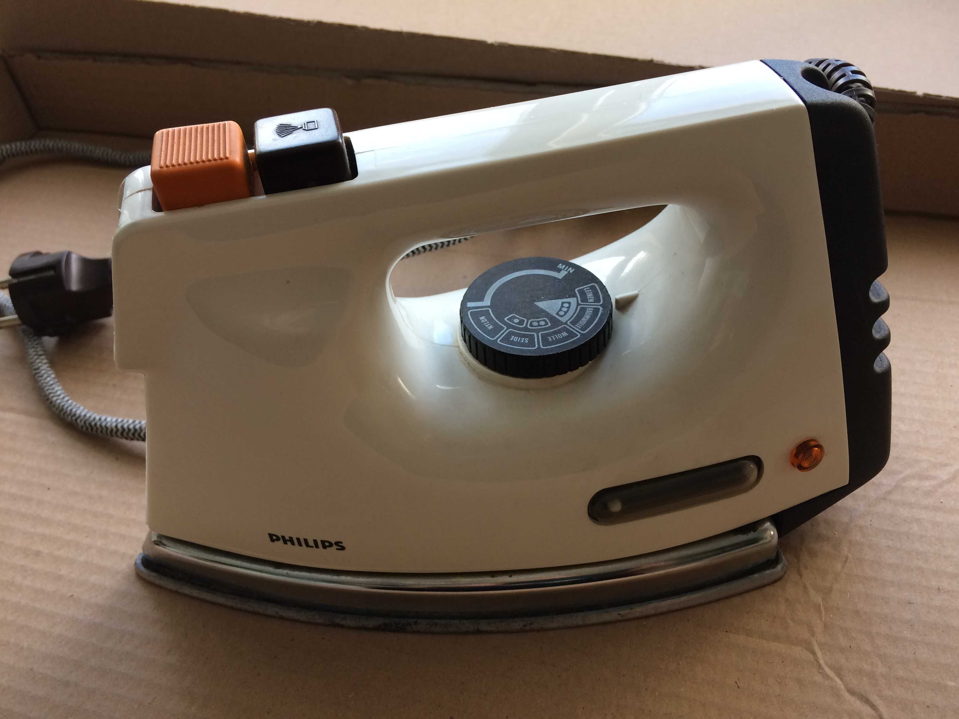 Ретро електрическа парна ютия Philips HL 2142