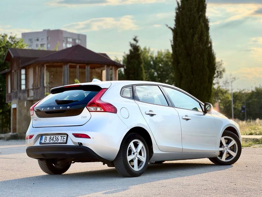 Volvo V40 2.0d D2 Автомат Facelift/Navi/LED Euro6B