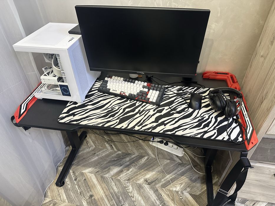 ИГРАВОЙ КОМПЬЮТЕР и много допов все в зборе купил и сразу можно играть