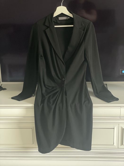 Rochie neagra petrecuta