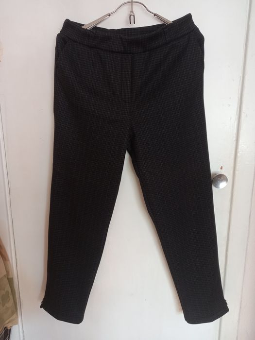 Женские брюки, утепленные., длинные, серого цвета в клетку, 50 размер.