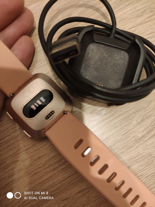 Fitbit Versa 1 Fitbit Versa Lite Smartwatch