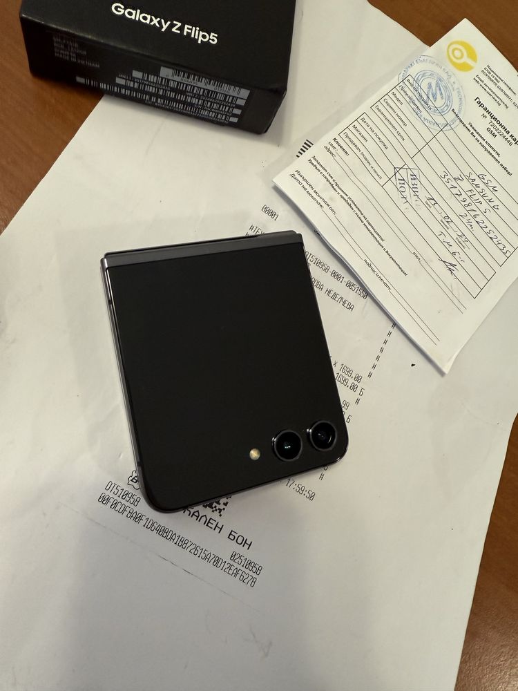 Samsung Z Flip 5, цвят Graphite, 512 GB в гаранция до 14.02.2026г.