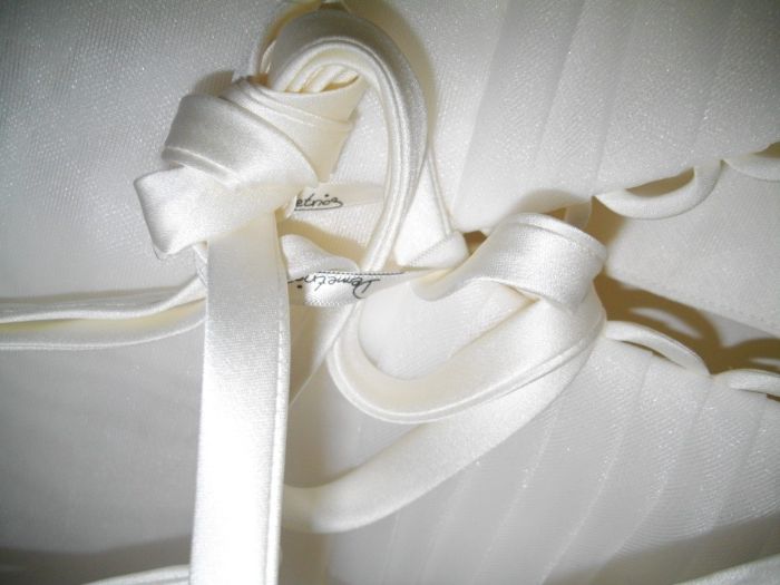 Сватбена рокля и Воал-оригинални от колекцията на Demetrios