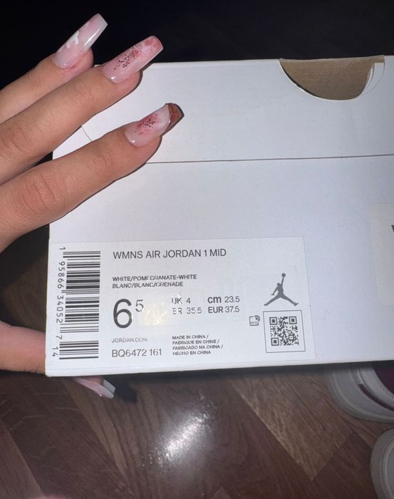 Jordan one mid reverse