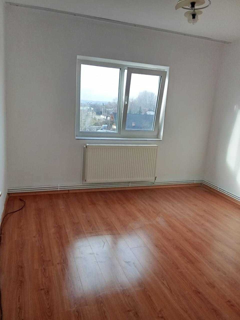 Vand apartament in topoloveni